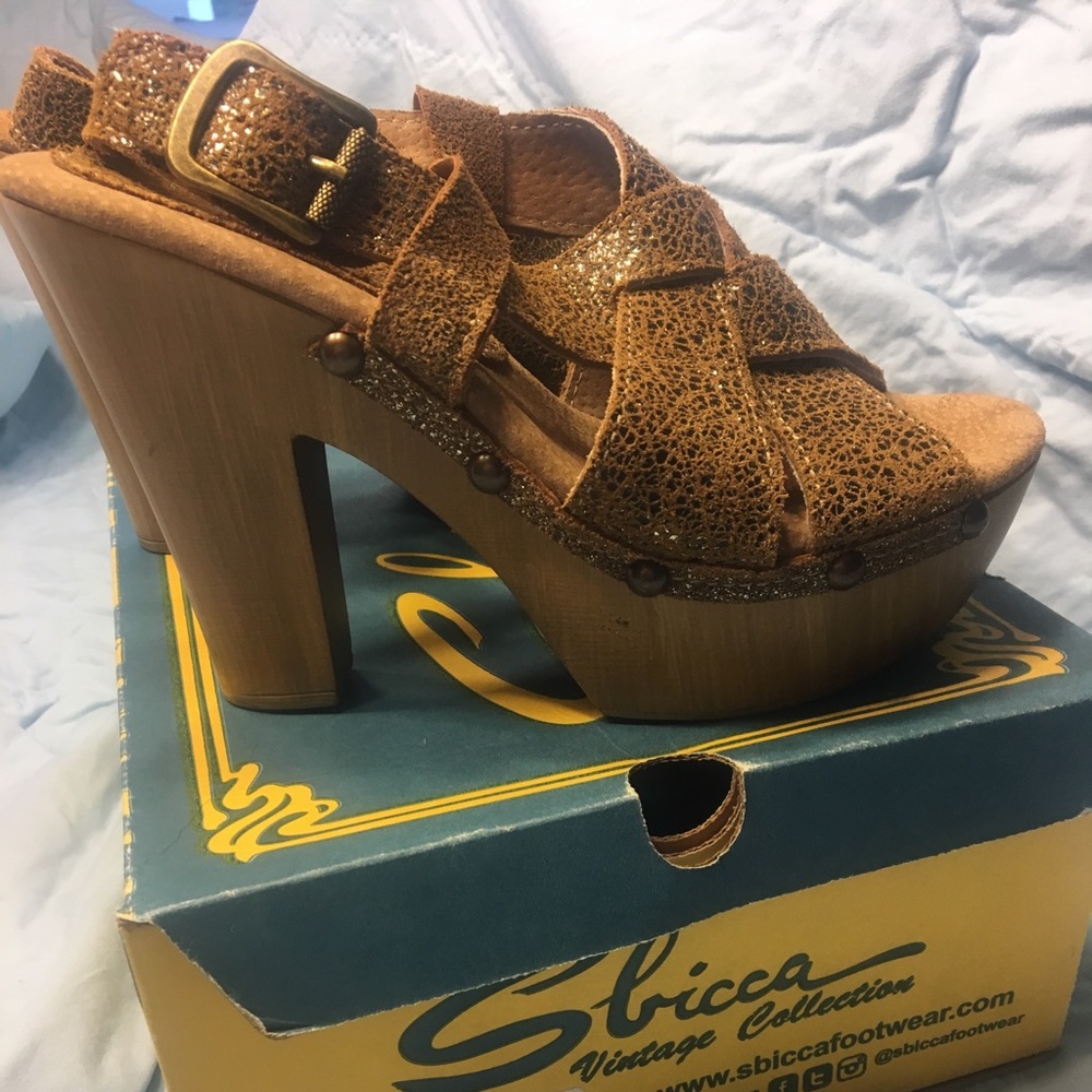 NWOT Wedge Sandals. Size 8